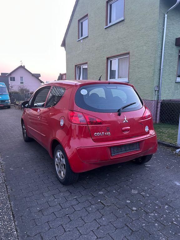 Gebraucht Mitsubishi Colt Invite 113 PS (83 kW) 2006 Rot Limousine