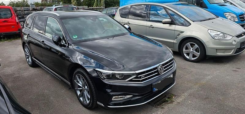 Gebraucht VW Passat R-line 239 PS (175 kW) 2020 Schwarz Kombi