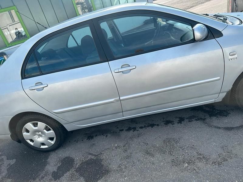Gebraucht Toyota Corolla 97 PS (71 kW) 2004 Silber Kombi