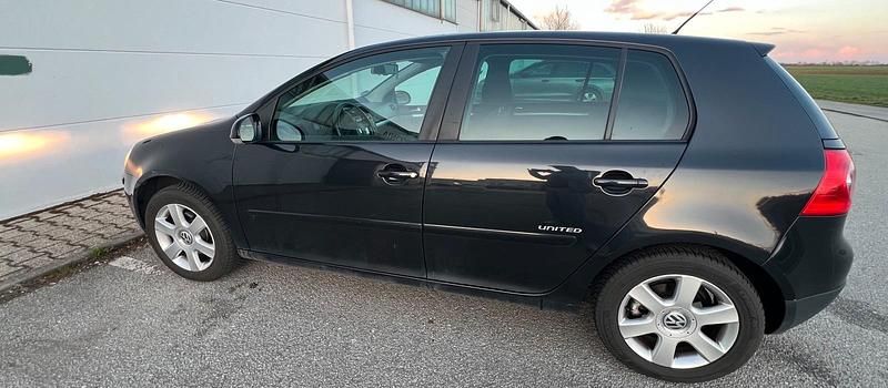 Gebraucht VW Golf VI 80 PS (58 kW) 2008 Schwarz Kleinwagen