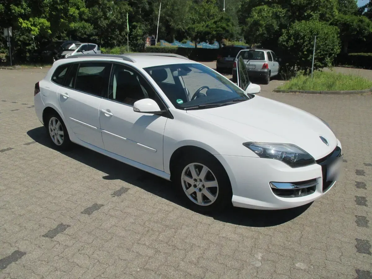 Gebraucht Renault Laguna III 140 PS (102 kW) 2012 Weiß Kombi