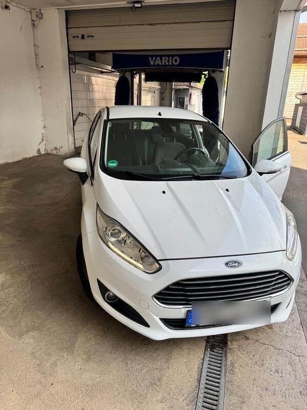 Weiß Gebraucht 2013 Ford Fiesta Kleinwagen | 3.500 € (Superpreis) - Bild 1/4