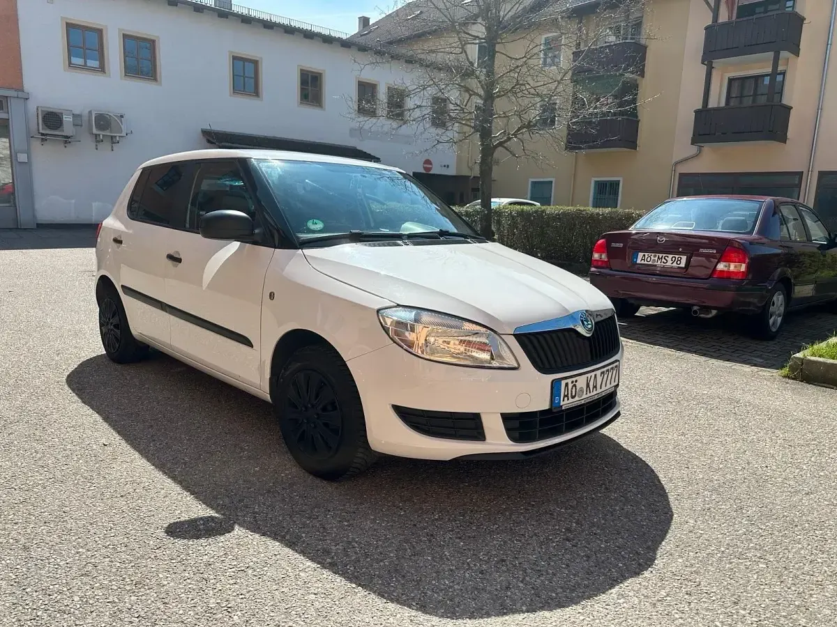 Second-hand Skoda Fabia 85 CP (62 kW) 2012 Alb Hatchback