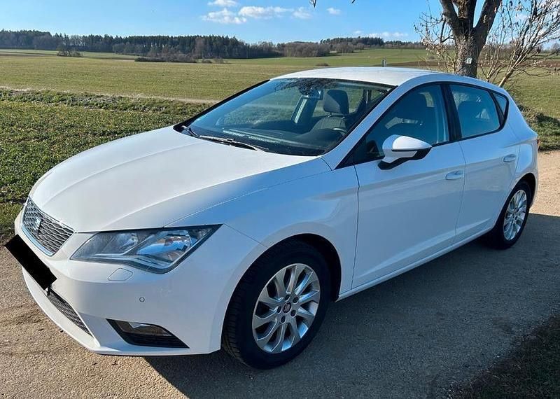 Second-hand Seat Leon Style 110 CP (80 kW) 2015 Alb Berlinǎ