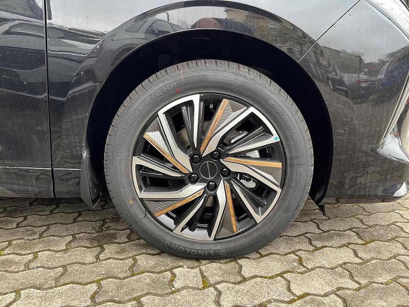 Neu DFSK Forthing 4 177 PS (130 kW) 2026 Frühlingsgrün metallic Van / Kleinbus