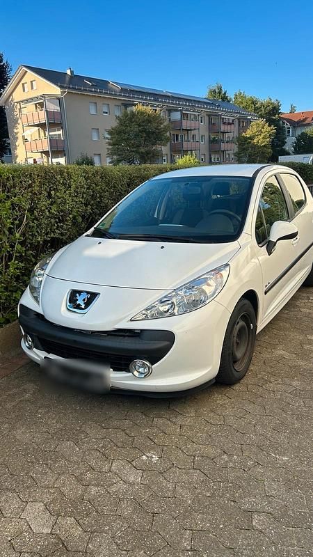 Weiß Gebraucht 2009 Peugeot 207 Kleinwagen | 2.150 € (Guter Preis) - Bild 1/4