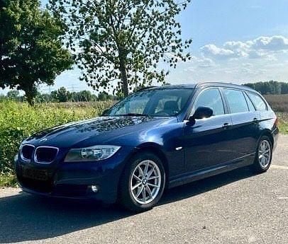 Blau Gebraucht 2010 BMW 320 Kombi | 5.500 € (Guter Preis) - Bild 1/4
