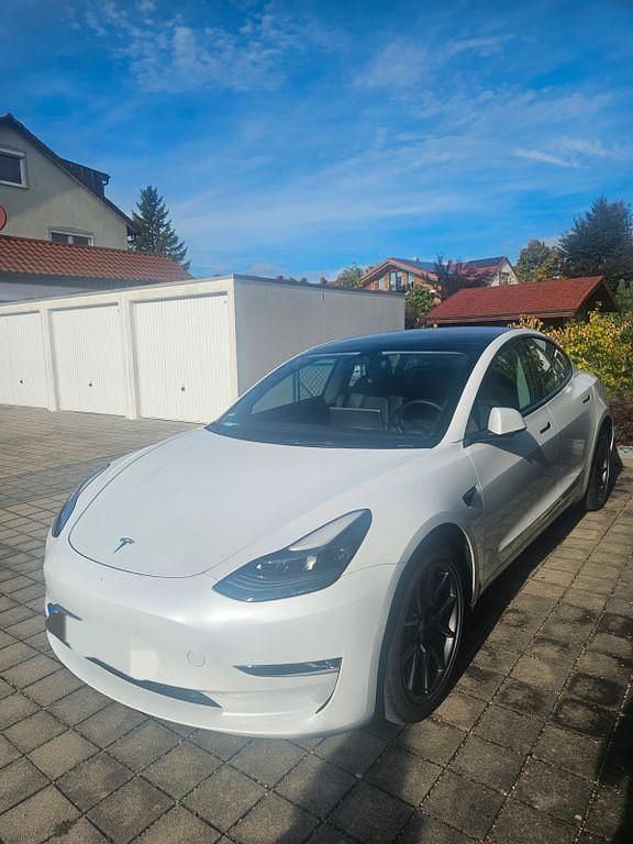 Gebraucht Tesla Model 3 366 kW (498 PS) 2022 Weiß Limousine