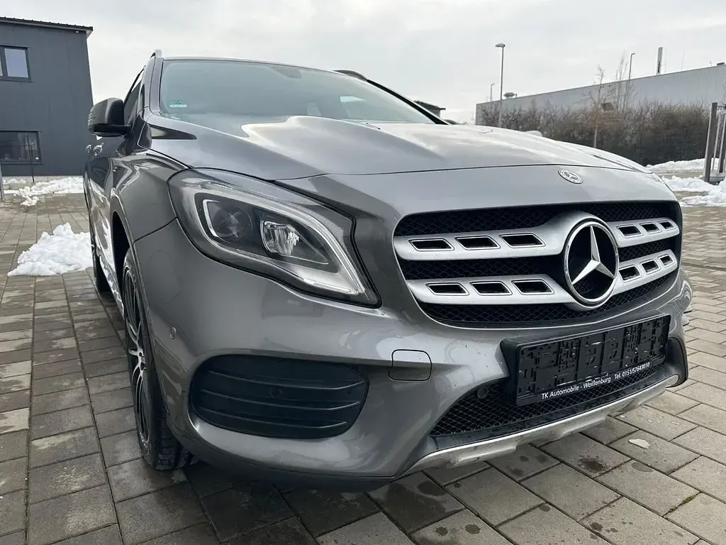 Gebraucht Mercedes GLA200 Edition 136 PS (100 kW) 2017 Grau SUV