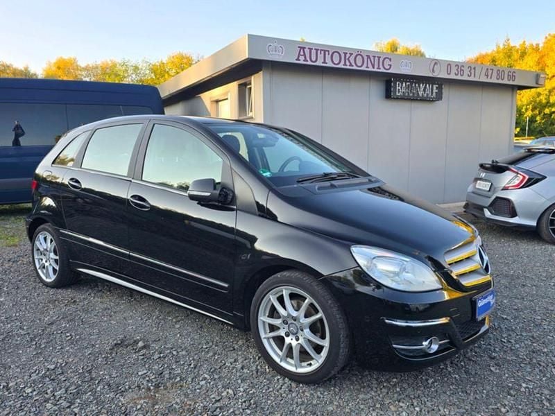 Schwarz Gebraucht 2009 Mercedes B200 Van / Kleinbus | 5.990 € (Fairer Preis) - Bild 1/4