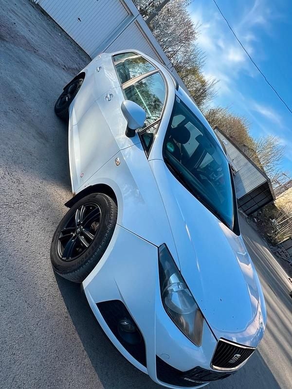 Gebraucht Seat Ibiza ST 105 PS (77 kW) 2012 Weiß Kombi