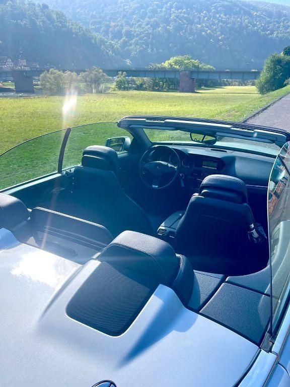 Gebraucht Mercedes E250 Elegance 204 PS (150 kW) 2010 Silber Cabrio