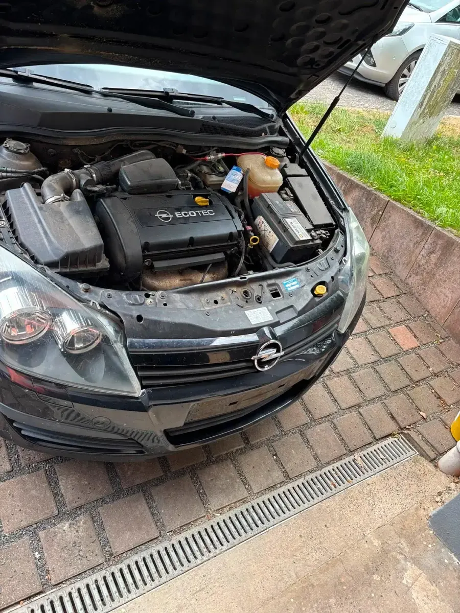 Gebraucht Opel Astra 102 PS (75 kW) 2005 Schwarz Kombi