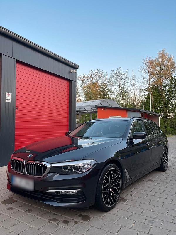 Gebraucht BMW 520 190 PS (139 kW) 2018 Schwarz Kombi