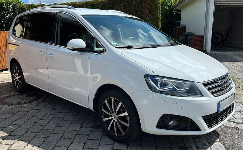Weiß Gebraucht 2016 Seat Alhambra Crono Van / Kleinbus | 19.900 € (Superpreis) - Bild 1/4