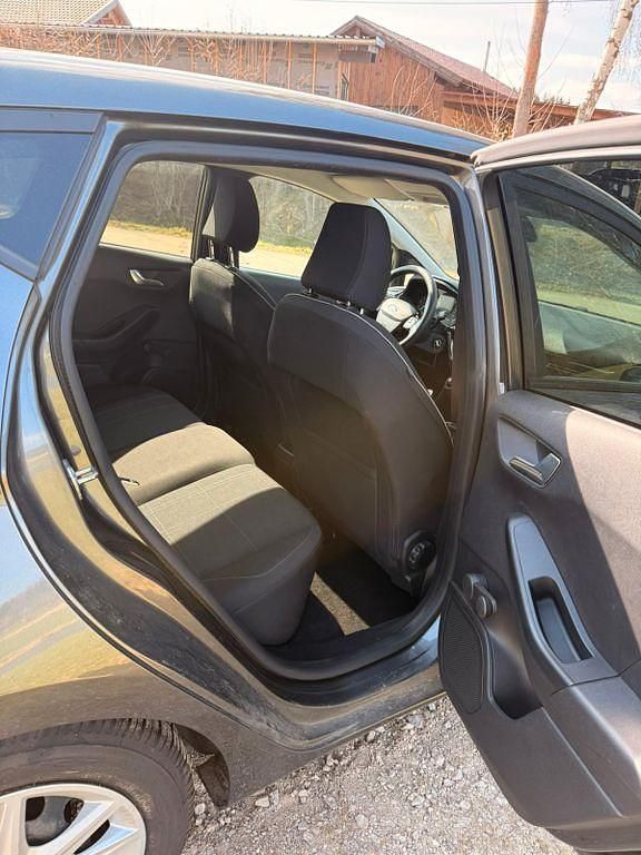 Gebraucht Ford Fiesta Trend 101 PS (74 kW) 2019 Grau Kleinwagen