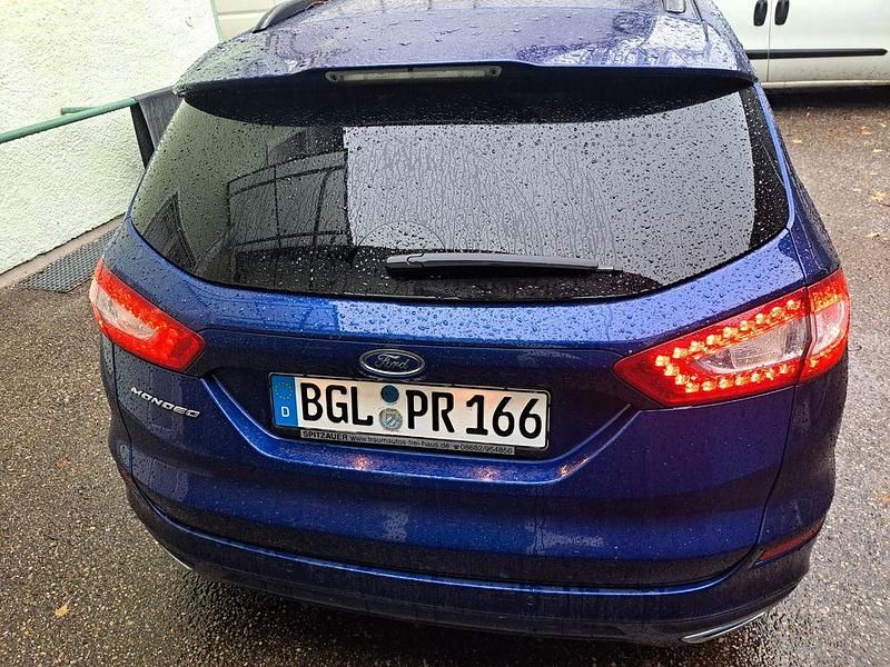 Blau Gebraucht 2017 Ford Mondeo ST Kombi | 17.500 € (Etwas zu teuer) - Bild 1/4