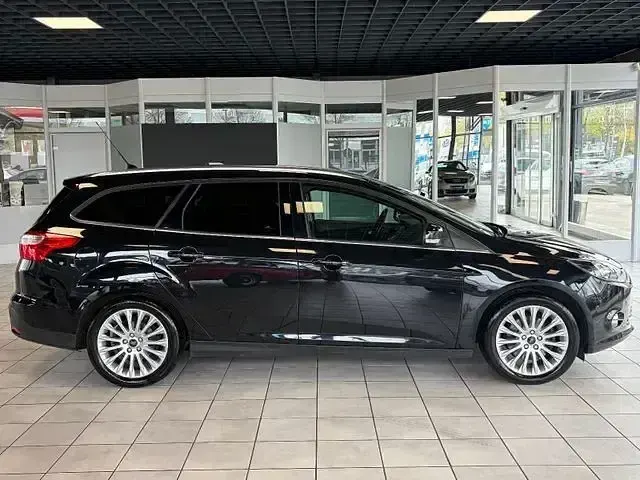 Używany Ford Focus Titanium 170 KM (125 kW) 2012 Czarny Kombi