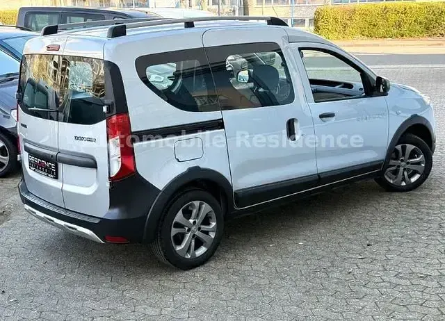 Gebraucht Dacia Dokker Stepway 116 PS (85 kW) 2016 Grau Van / Kleinbus