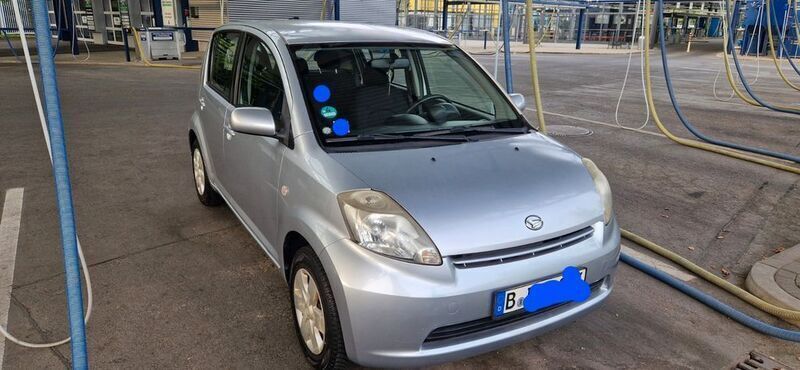 Silber Gebraucht 2007 Daihatsu Sirion Kleinwagen | 3.450 € (Fairer Preis) - Bild 1/4