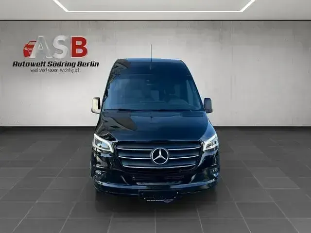 Gebraucht Mercedes Sprinter 190 PS (139 kW) 2024 Obsidianschwarz metallic Van