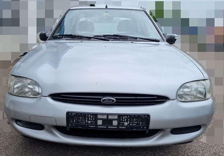 Silber Gebraucht 1996 Ford Escort Ghia Limousine | 1.500 € - Bild 1/4