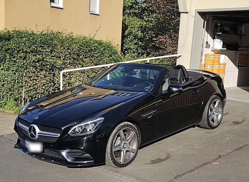 Gebraucht Mercedes SLC200 AMG line 185 PS (136 kW) 2018 Schwarz Cabrio