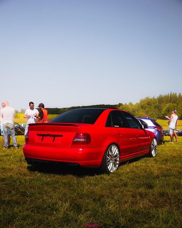 Gebraucht Audi S4 265 PS (194 kW) 1999 Rot Limousine