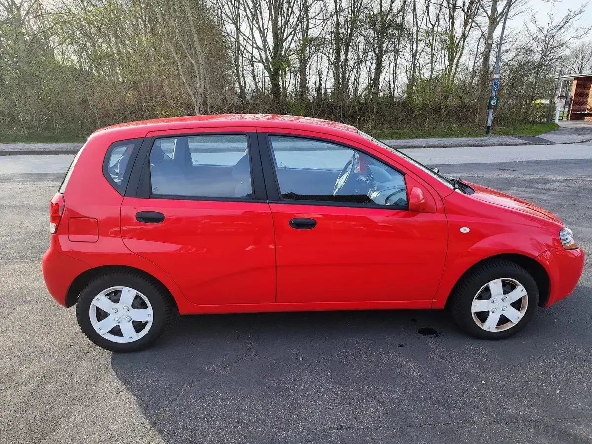 Gebraucht Chevrolet Kalos 71 PS (52 kW) 2008 Rot Kleinwagen