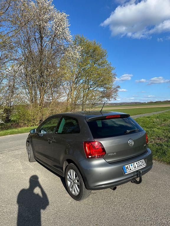 Gebraucht VW Polo Style 90 PS (66 kW) 2011 Grau Kleinwagen