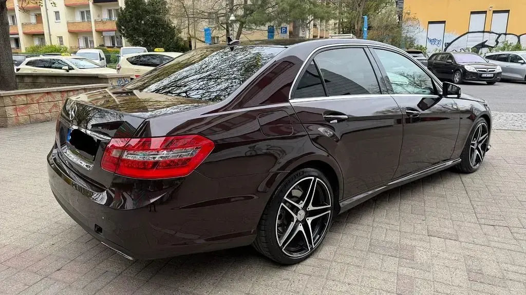 Gebraucht Mercedes E350 Elegance 231 PS (169 kW) 2010 Braun Limousine