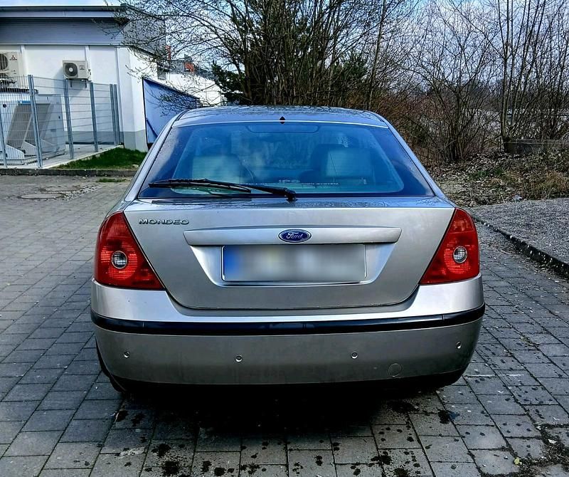 Gebraucht Ford Mondeo 130 PS (95 kW) 2002 Grau Limousine