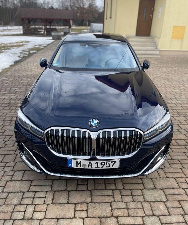 Gebraucht BMW 740 Performance 340 PS (250 kW) 2020 Blau Limousine