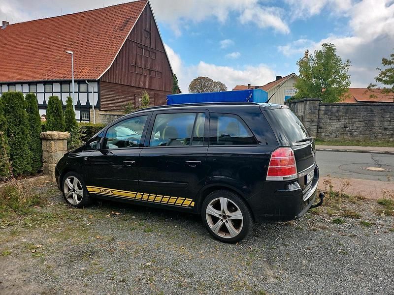 Gebraucht Opel Zafira 140 PS (102 kW) 2007 Schwarz Van / Kleinbus