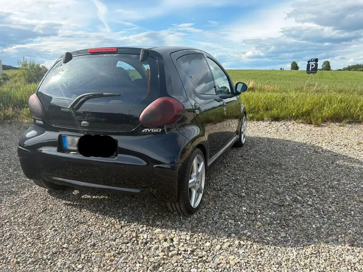 Gebraucht Toyota Aygo 68 PS (50 kW) 2007 Schwarz Kleinwagen
