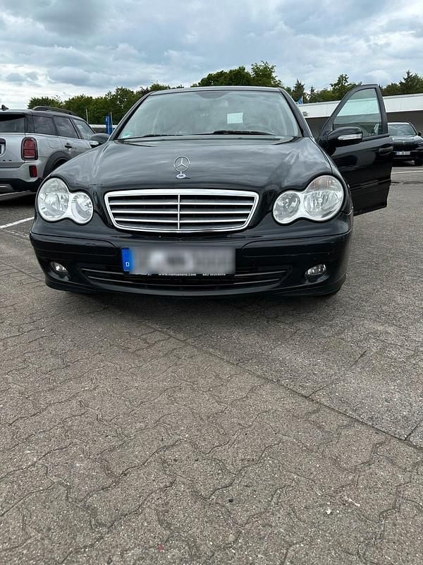 Schwarz Gebraucht 2006 Mercedes C220 Limousine | 2.999 € (Fairer Preis) - Bild 1/4