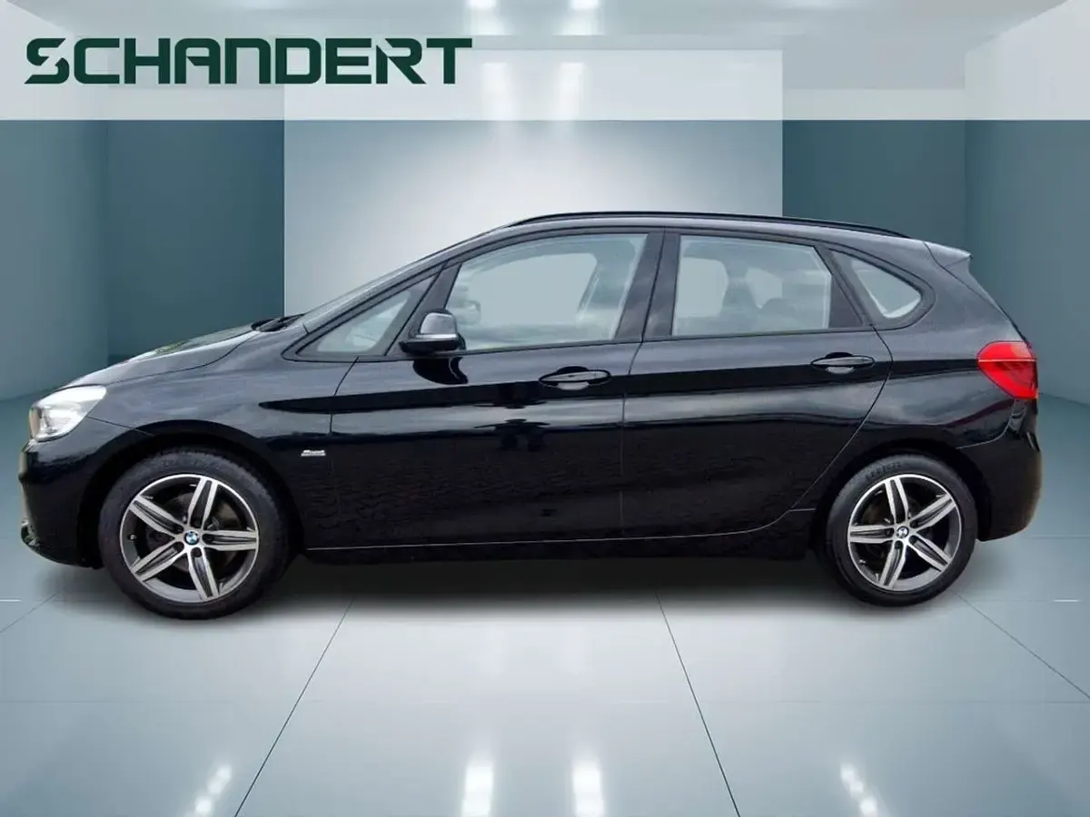 Gebraucht BMW 220 Sport Line 192 PS (141 kW) 2016 Black sapphire metallic Van / Kleinbus