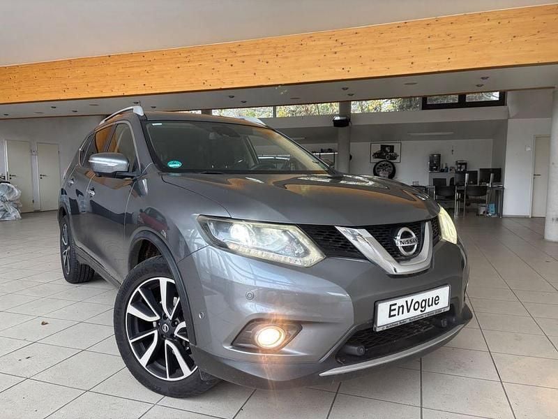 Grau Gebraucht 2016 Nissan X-Trail Tekna SUV | 9.950 € (Guter Preis) - Bild 1/4