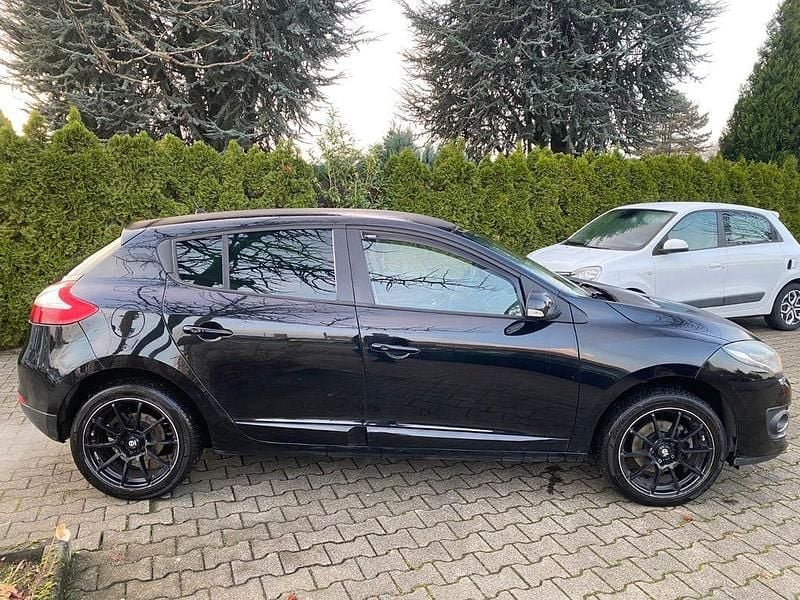 Gebraucht Renault Mégane III LIMITED 116 PS (85 kW) 2015 Schwarz Limousine