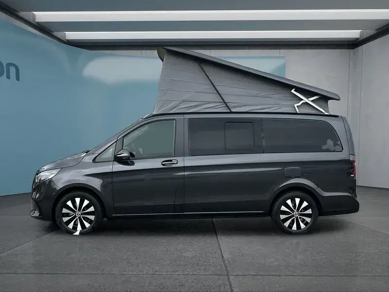 Gebraucht Mercedes V220 163 PS (119 kW) 2024 Grau Van / Kleinbus