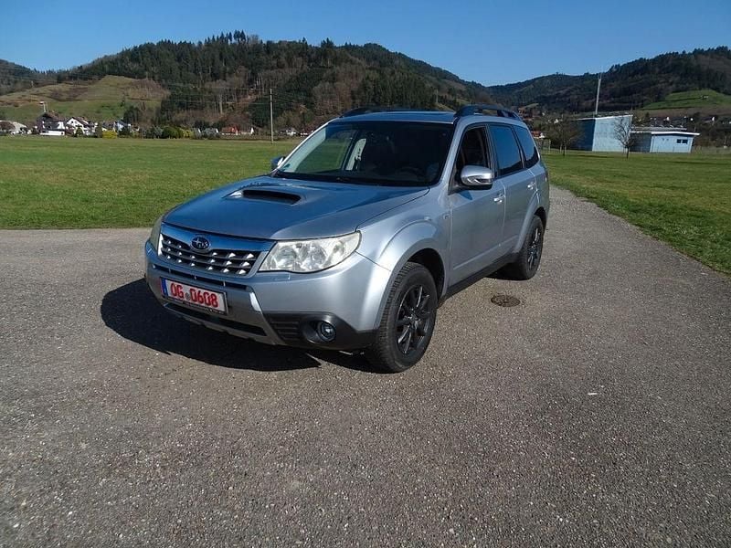 Gebraucht Subaru Forester Comfort 147 PS (108 kW) 2012 Silber SUV
