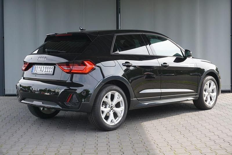 Gebraucht Audi A1 Ambiente 150 PS (110 kW) 2025 Mythosschwarz metallic SUV
