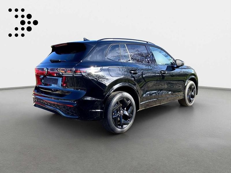 Neu VW Tiguan R-line 150 PS (110 kW) 2026 Grenadillschwarz metallic SUV