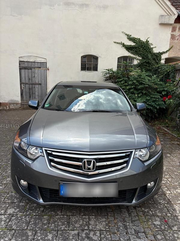 Grau Gebraucht 2008 Honda Accord Limousine | 7.500 € (Fairer Preis) - Bild 1/4