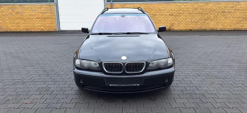Schwarz Gebraucht 2003 BMW 320 Kombi | 2.300 € (Guter Preis) - Bild 1/4