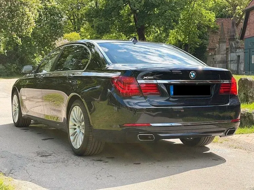 Gebraucht BMW 750L 381 PS (280 kW) 2013 Schwarz Limousine