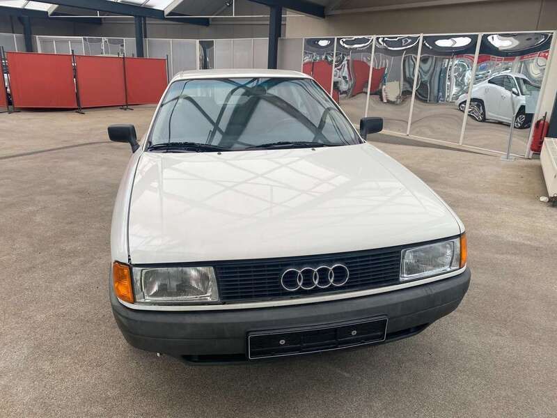 Weiß Gebraucht 1987 Audi 80 Limousine | 1.950 € - Bild 1/4