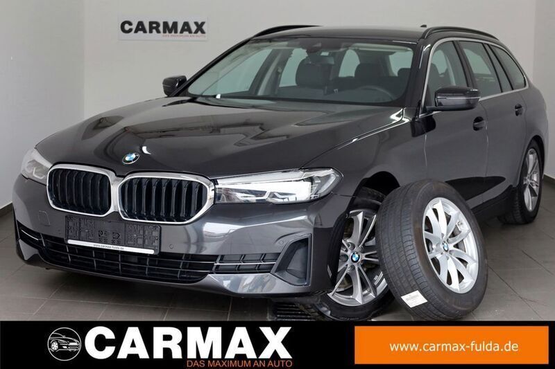 Sophistograu brillanteffekt meta (metallic) Gebraucht 2023 BMW 520 Performance Kombi | 35.100 € (Superpreis) - Bild 1/4