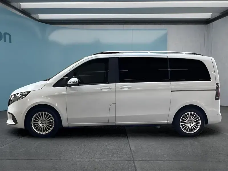 Gebraucht Mercedes V250 190 PS (139 kW) 2025 Weiß Van / Kleinbus