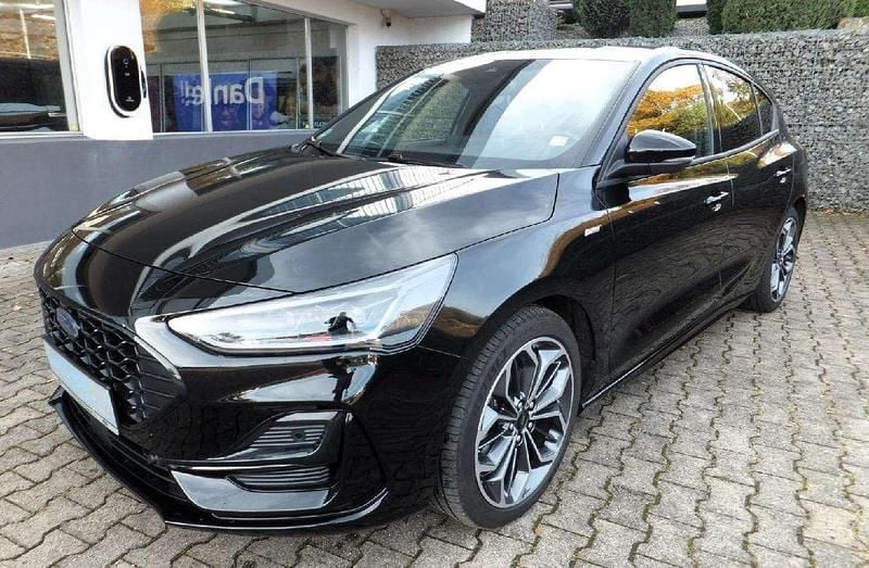 Gebraucht Ford Focus ST-Line X 155 PS (114 kW) 2024 Obsidianschwarz metallic Limousine